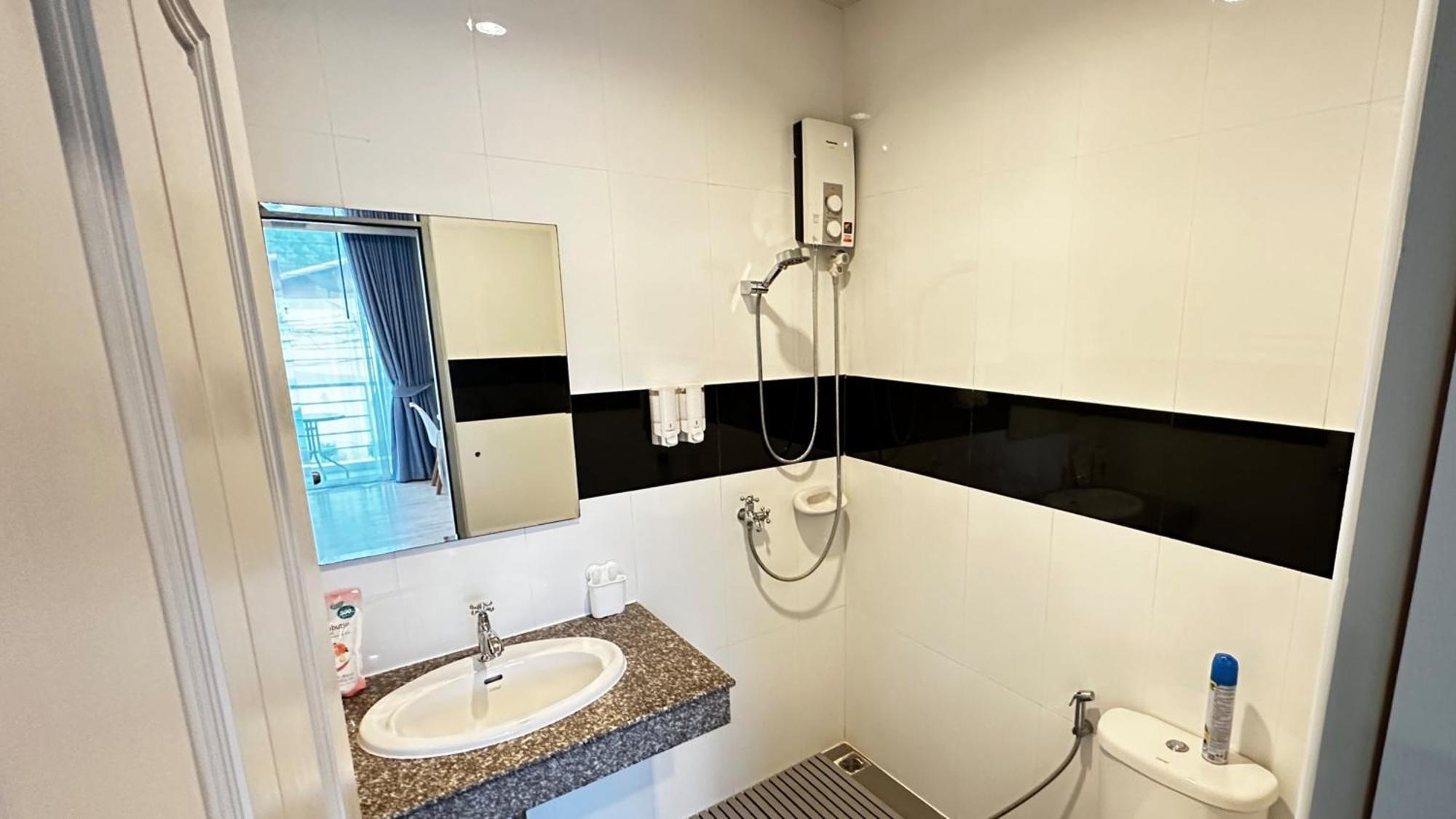 Auriflex House Bed & Breakfast Krabi Ngoại thất bức ảnh
